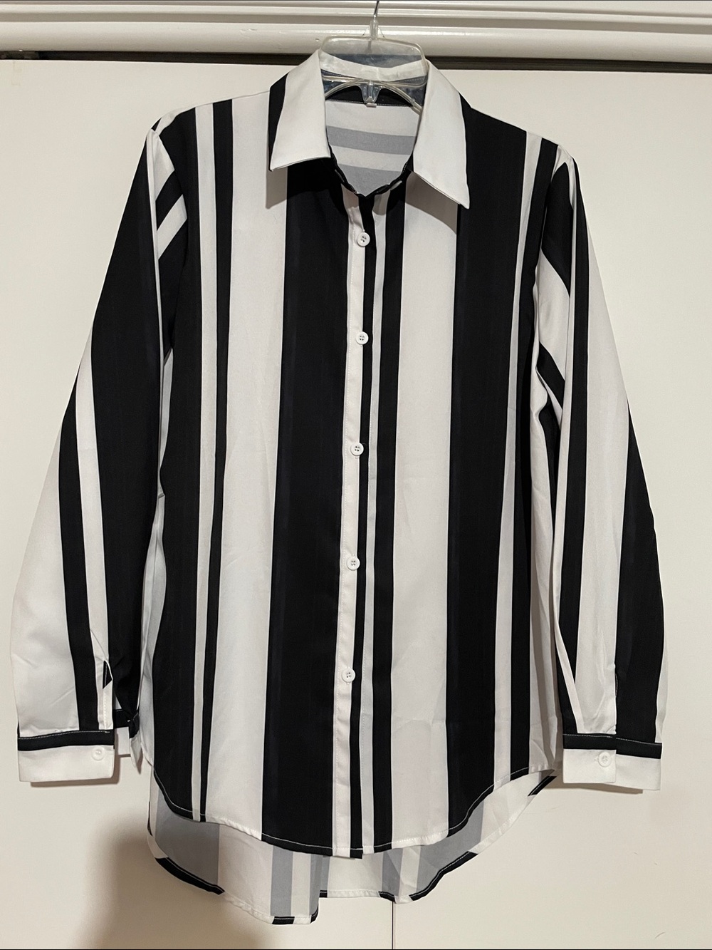 Women's Button Down Black & White Striped Blouse Size Large